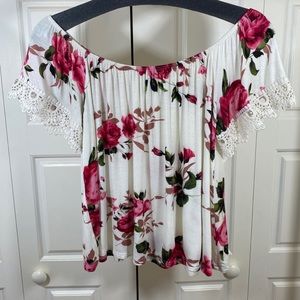 Off Shoulder Floral Lace Detailed Crop Top